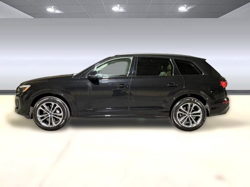 Certified 2025 Audi Q7 2.0T Premium w/ Convenience Plus Package image 2