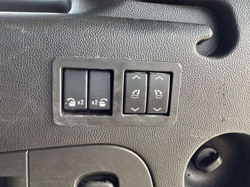 Used 2016 Chevrolet Suburban LT image 38