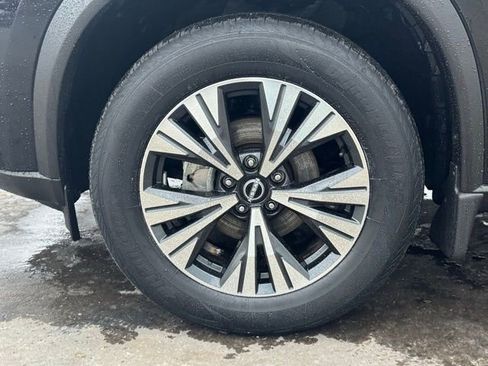 Used 2023 Nissan Rogue SV image 10