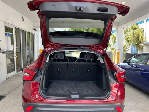 Used 2025 Chevrolet Trax LT image 31