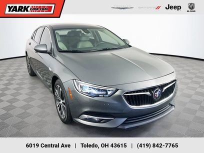 Used 2019 Buick Regal Essence w/ Driver Confidence Package I