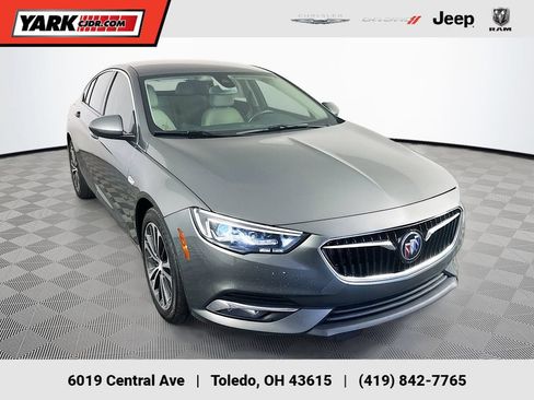 Used 2019 Buick Regal Essence w/ Driver Confidence Package I AWD/4WD image 1
