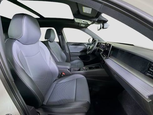 New 2026 Volkswagen Tiguan SE R-Line image 28