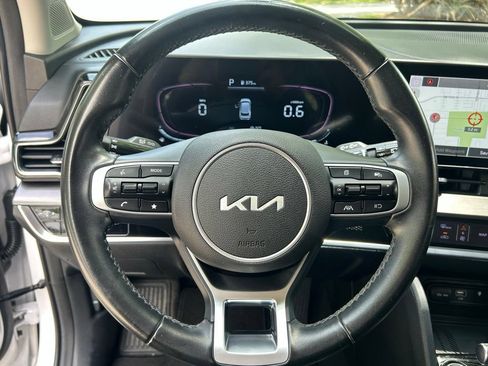 Used 2023 Kia Sportage EX FWD image 16
