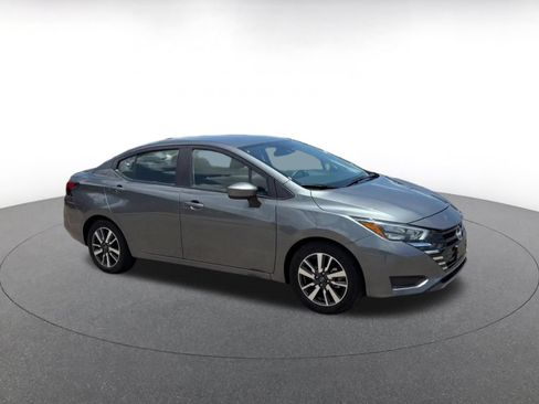 Used 2025 Nissan Versa SV FWD image 2