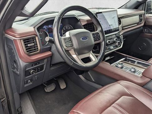 Used 2024 Ford Expedition Limited AWD/4WD image 10