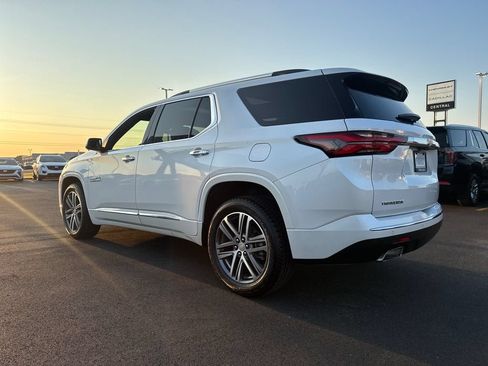 Used 2023 Chevrolet Traverse High Country FWD image 4