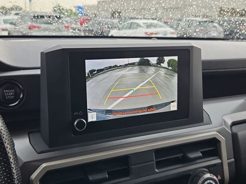 Used 2025 Toyota Tacoma SR5 AWD/4WD image 24