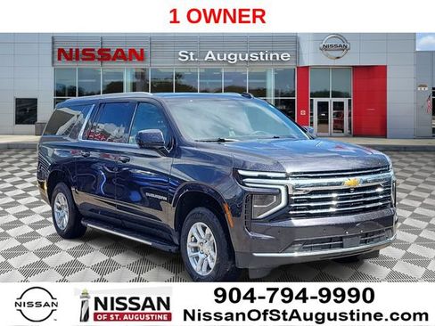Used 2025 Chevrolet Suburban LT AWD/4WD image 1