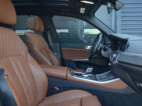 Used 2022 BMW X5 M50i w/ Executive Package AWD/4WD image 25