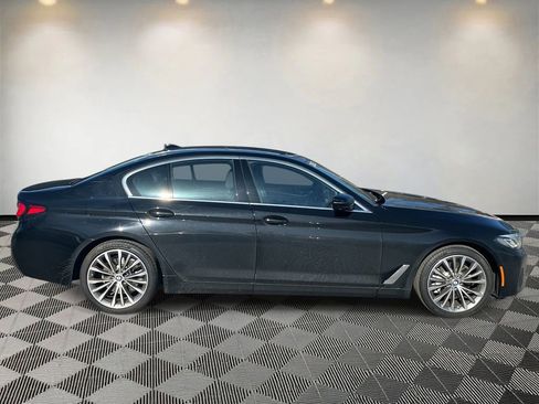 Used 2023 BMW 530i w/ Convenience Package image 2