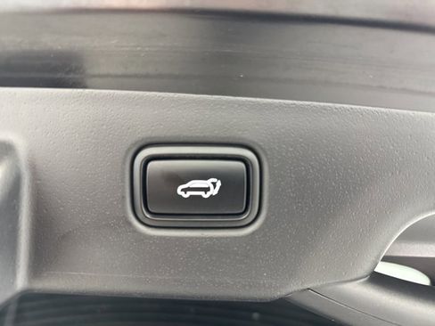 Used 2023 Kia Niro SX image 31