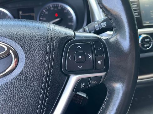 Used 2017 Toyota Highlander XLE image 34