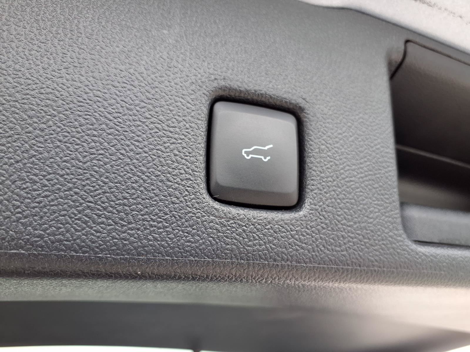 Used 2022 Ford Escape SEL FWD image 32