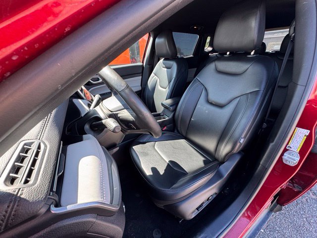 Used 2025 Jeep Compass Limited AWD/4WD image 9
