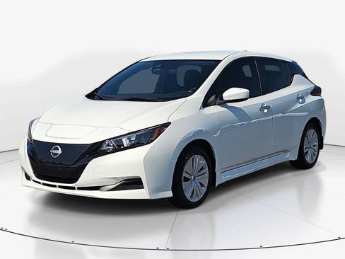 Used 2025 Nissan Leaf S FWD image 8