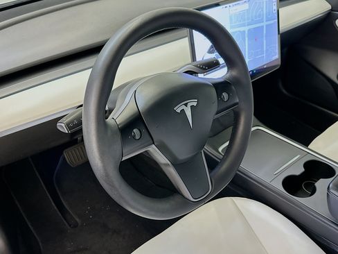 Used 2021 Tesla Model 3 Long Range AWD/4WD image 17