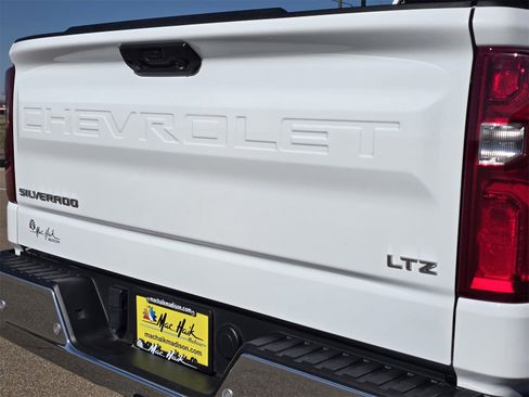 Used 2023 Chevrolet Silverado 1500 LTZ image 31