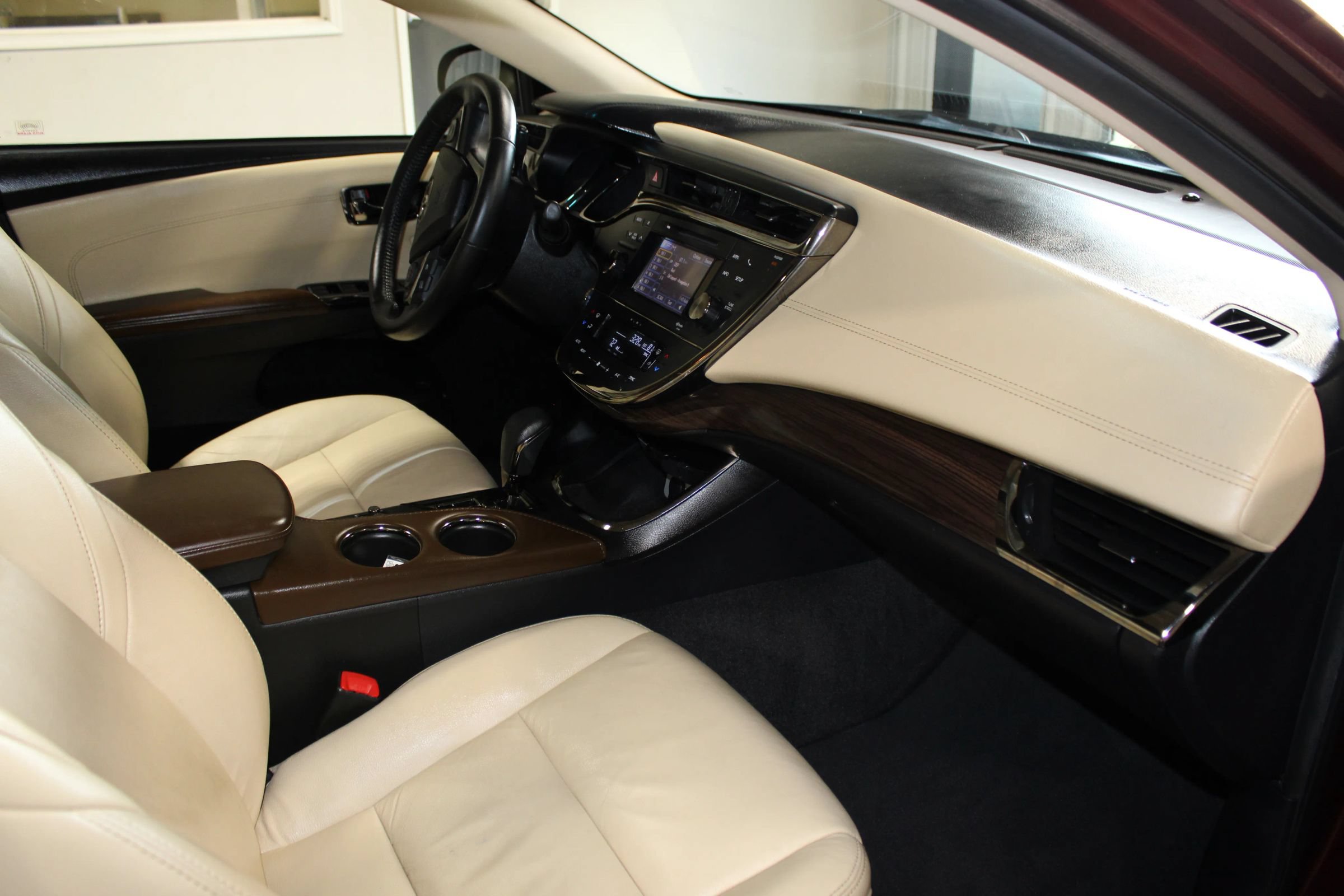 Used 2014 Toyota Avalon XLE Touring FWD image 30