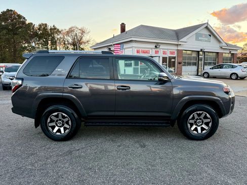 Used 2018 Toyota 4Runner TRD Off-Road Premium image 6