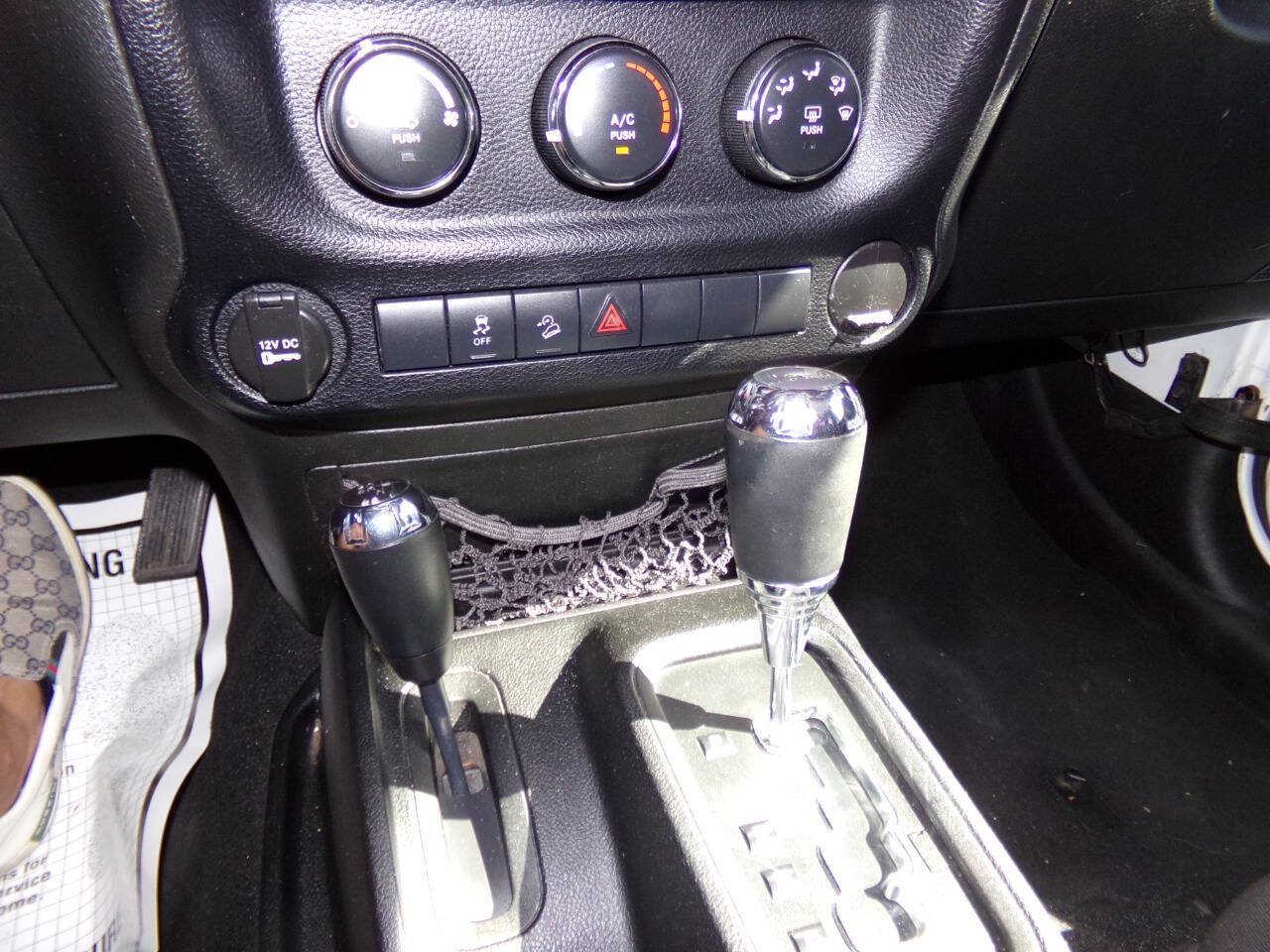 Used 2013 Jeep Wrangler Sport w/ Connectivity Group AWD/4WD image 45