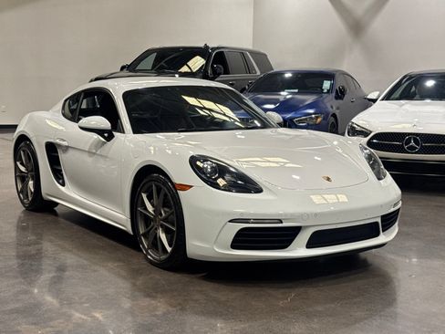 Used 2019 Porsche 718 Cayman RWD image 4