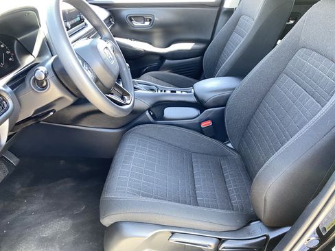 Used 2023 Honda HR-V LX image 17