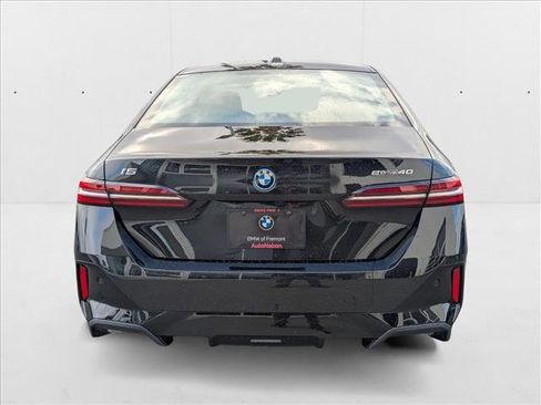 Used 2025 BMW i5 eDrive40i w/ M Sport Package image 7