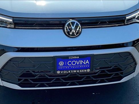 New 2026 Volkswagen Taos SE image 30