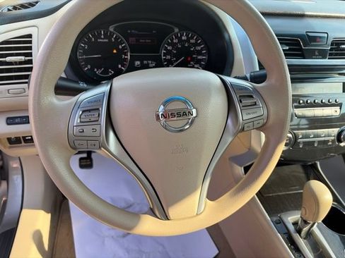 Used 2013 Nissan Altima 2.5 S FWD image 13