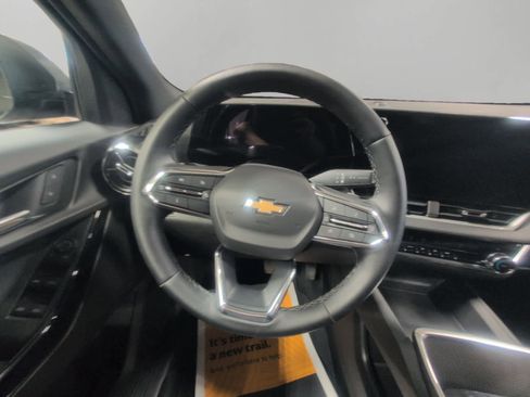 Used 2025 Chevrolet Equinox LT image 12