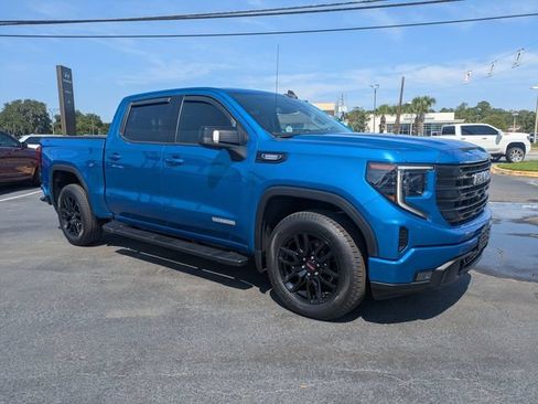Used 2022 GMC Sierra 1500 Elevation w/ Elevation Premium Package AWD/4WD image 2