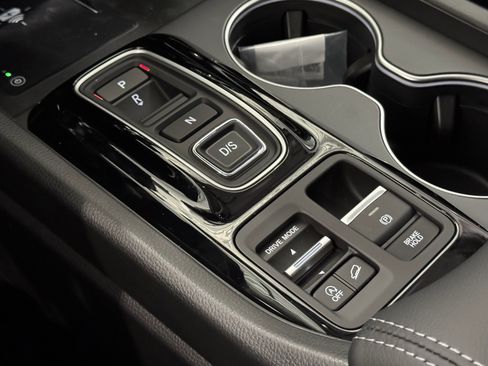 New 2025 Honda Pilot Touring image 31