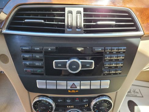Used 2014 Mercedes-Benz C 250 Sedan image 23