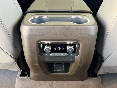 New 2026 GMC Yukon XL Elevation image 18