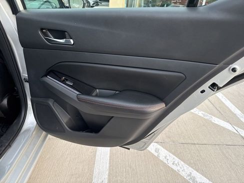 Used 2023 Nissan Altima 2.5 SR image 16