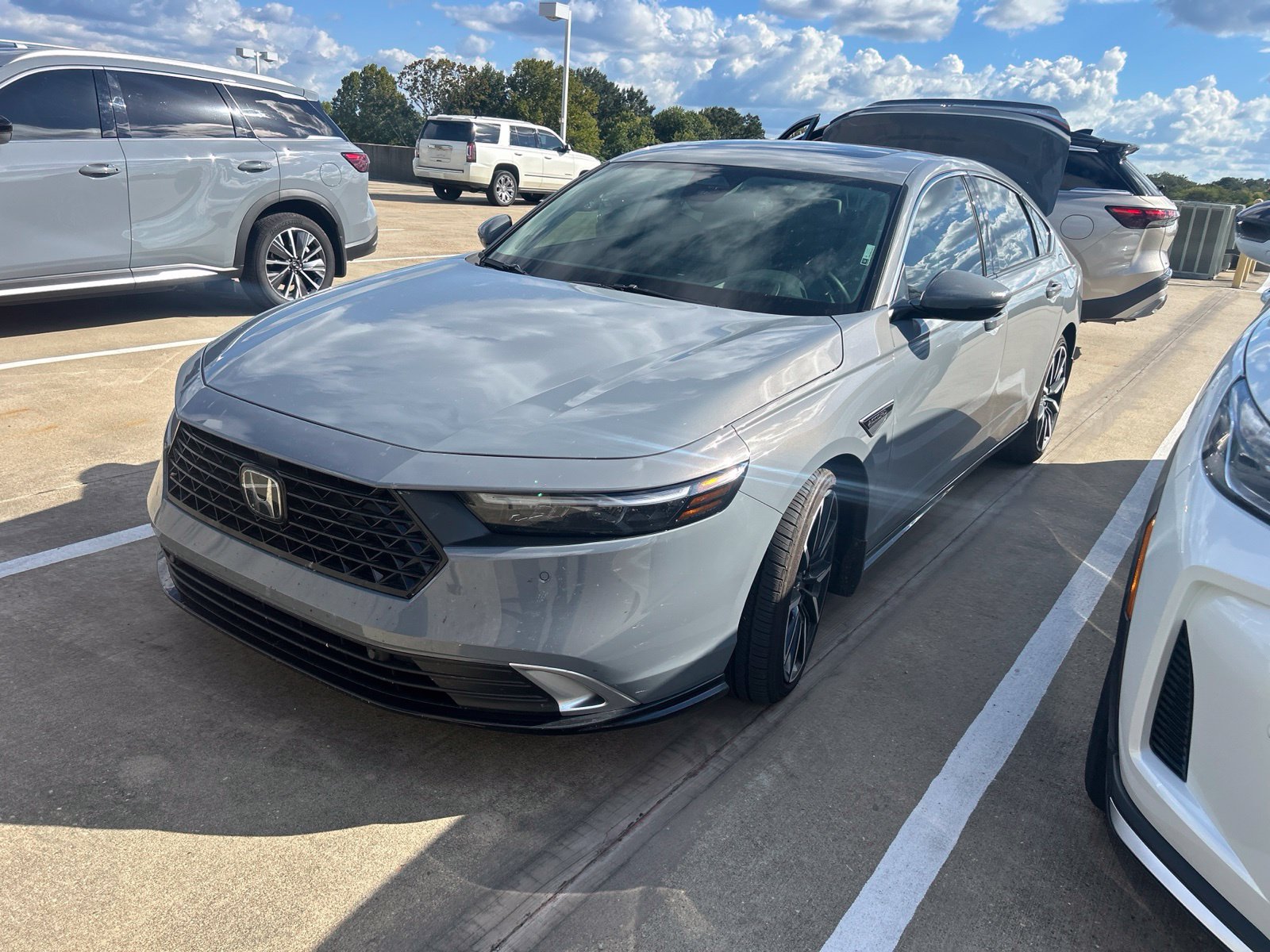 Used 2025 Honda Accord Touring image 2