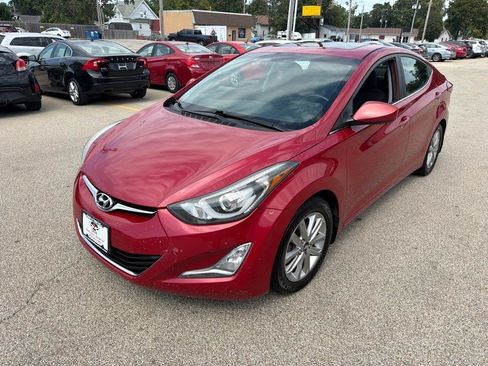 Used 2015 Hyundai Elantra SE w/ Option Group 03 FWD image 4