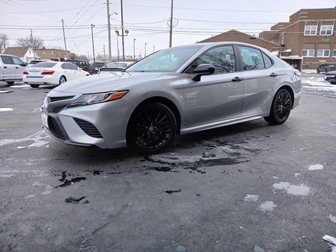 Used 2019 Toyota Camry SE image 9