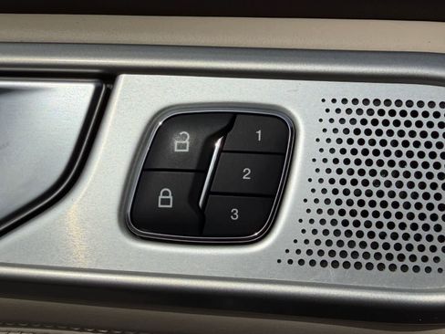 Used 2020 Ford Explorer Platinum w/ Premium Technology Package AWD/4WD image 14