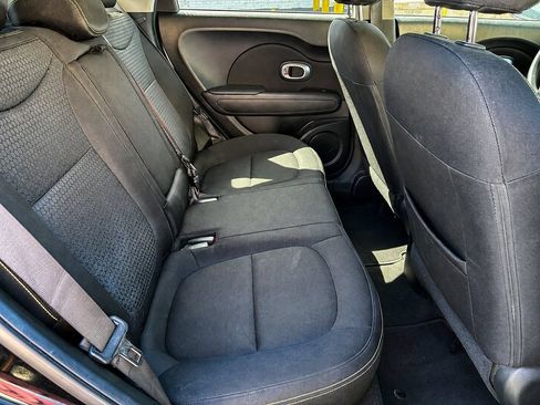 Used 2016 Kia Soul + FWD image 9