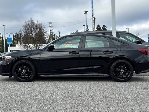 Used 2025 Honda Civic Sport image 2