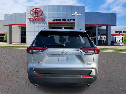 Used 2025 Toyota RAV4 XLE w/ Convenience Package AWD/4WD image 5