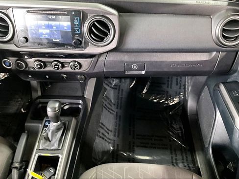 Used 2016 Toyota Tacoma TRD Off-Road w/ Towing Package image 24