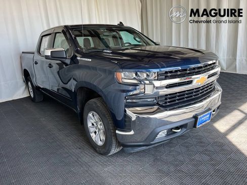 Used 2020 Chevrolet Silverado 1500 LT w/ Convenience Package AWD/4WD image 27