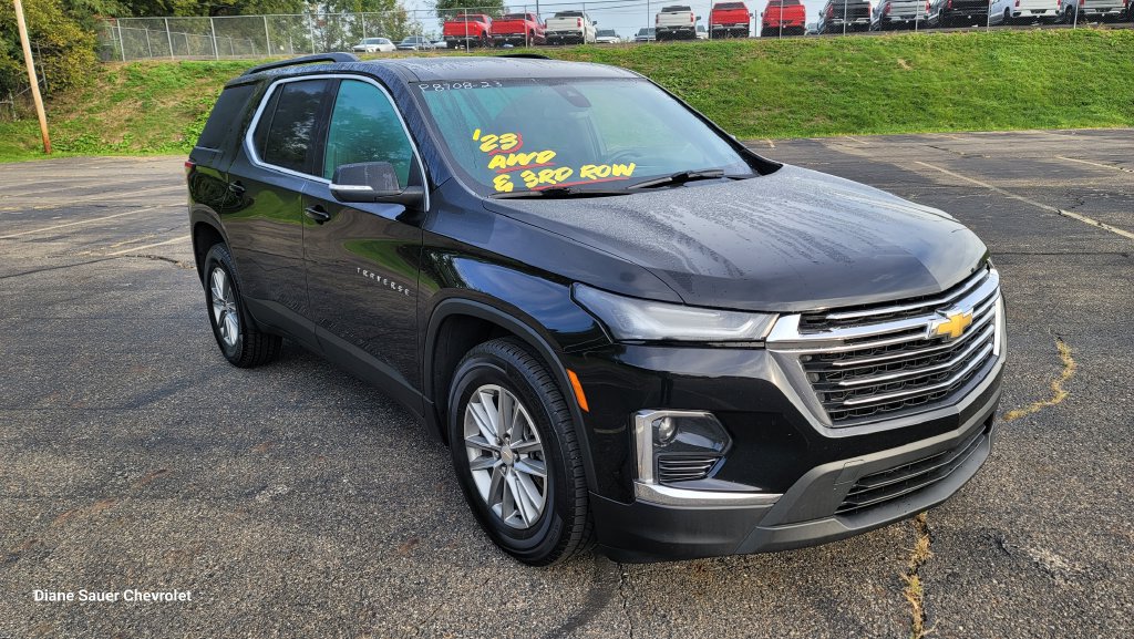 Used 2023 Chevrolet Traverse LT w/ LPO, Cargo Package AWD/4WD image 16
