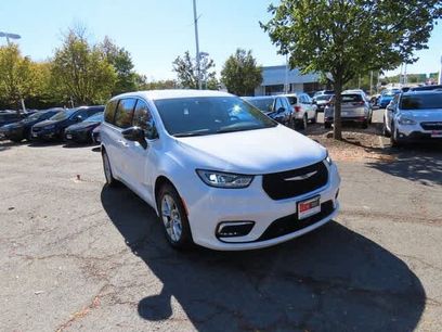 Used 2024 Chrysler Pacifica Touring-L
