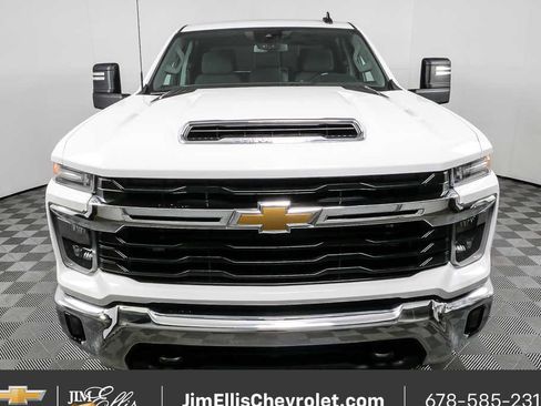 Used 2024 Chevrolet Silverado 2500 LT AWD/4WD image 23