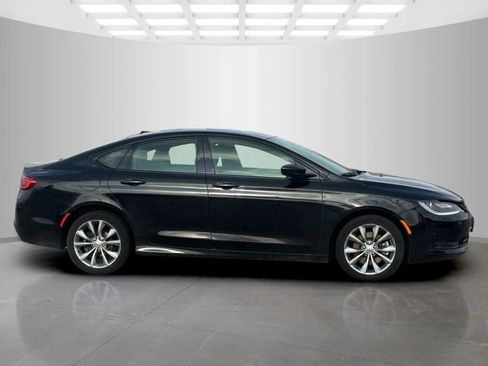 Used 2015 Chrysler 200 S w/ Navigation & Sound Group I image 3
