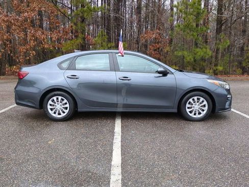 Used 2021 Kia Forte Sedan image 3